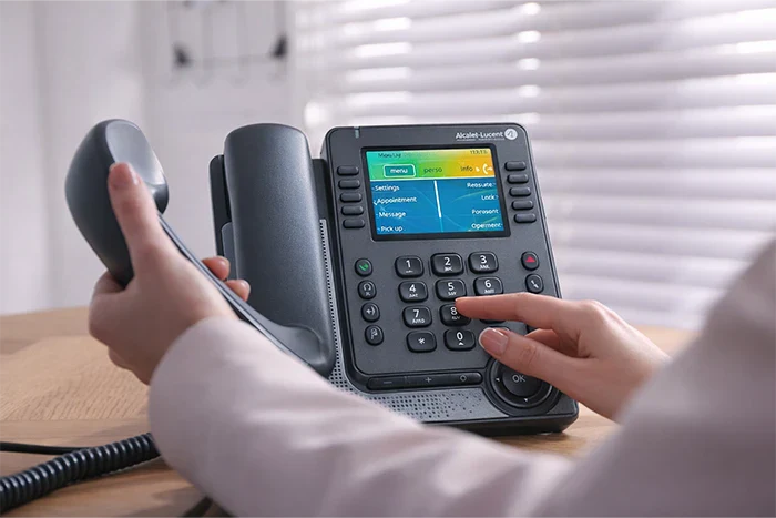 Téléphone IP/SIP filaire professionnel pour bureau compatible VoIP et PABX