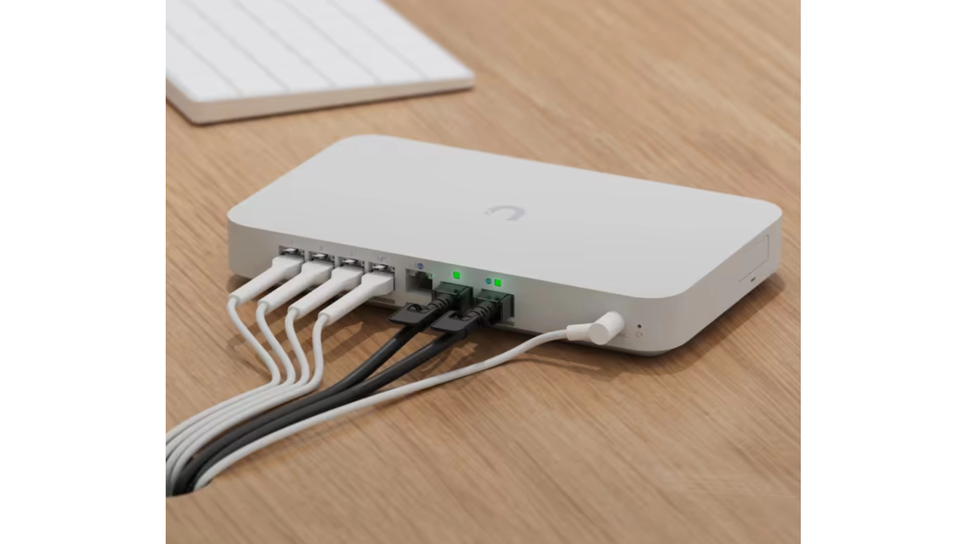Ubiquiti UCG-FIBER - Passerelle 10G Fiber 5Gbps IDS/IPS 500 utilisateurs