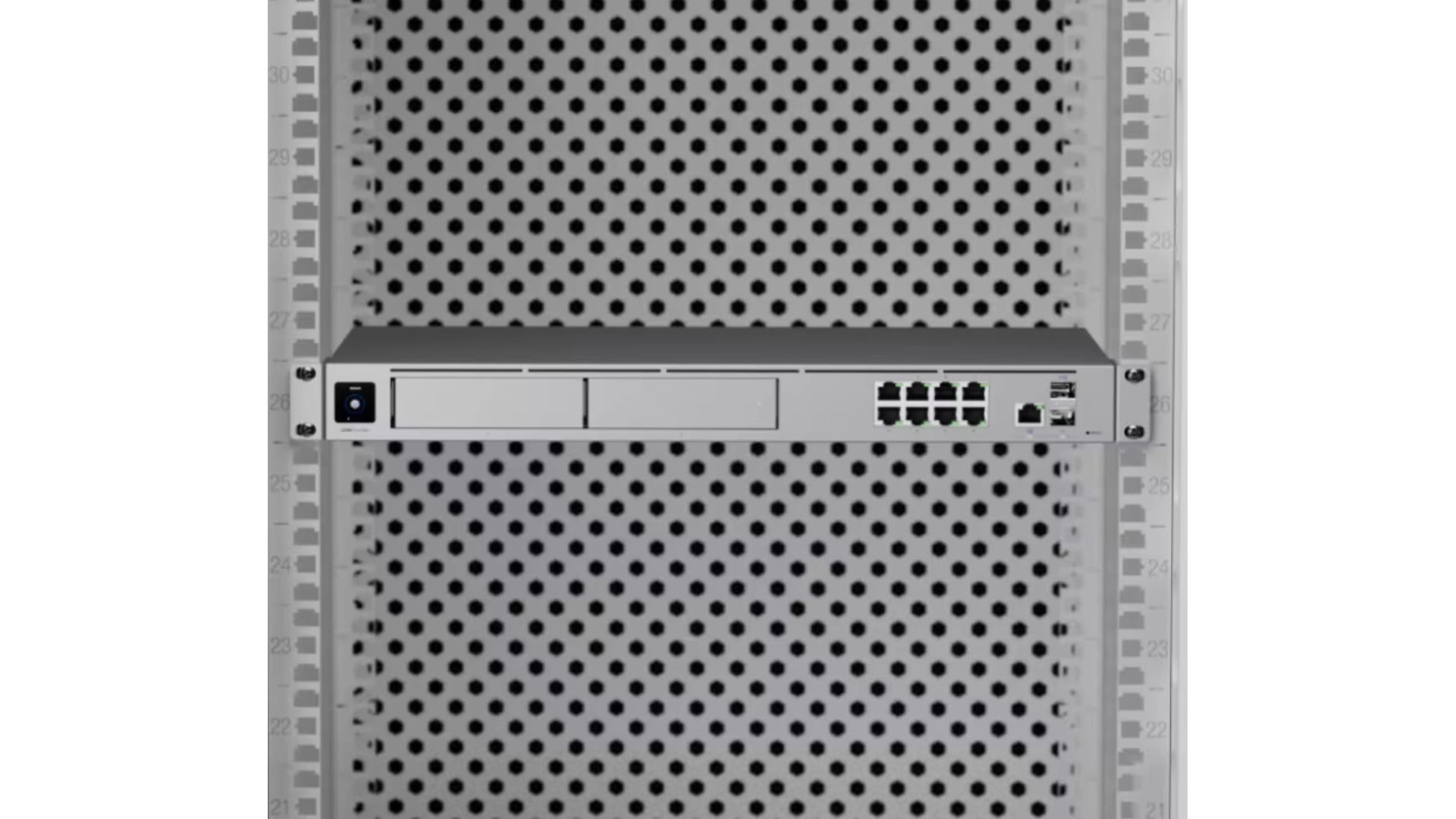 Ubiquiti UDM-PRO-MAX - Cloud Gateway 10G avec Switch 8 ports L2 et SFP+