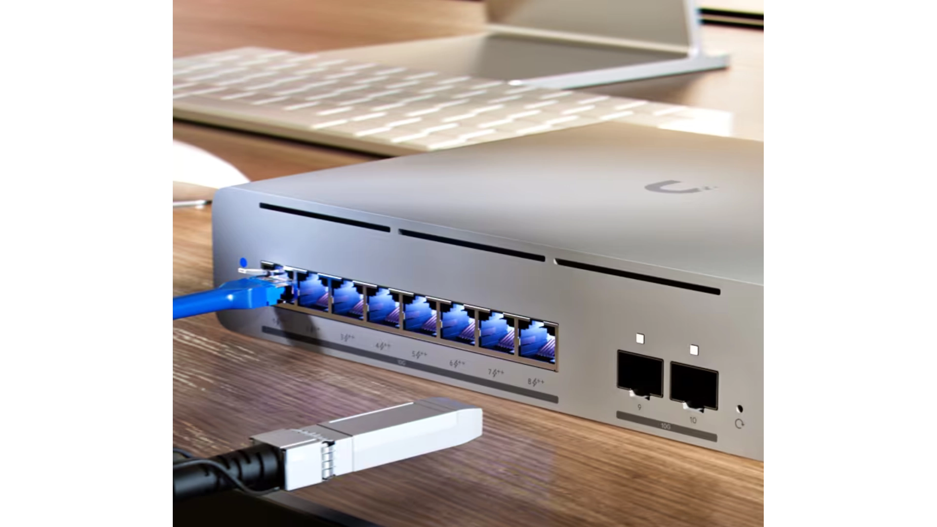 Ubiquiti USW-PRO-XG-8-POE - Switch 8 ports 10GbE PoE++ L3