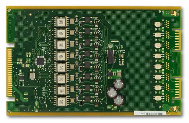 Unify SLU8N - Carte 8 interfaces pour OSBiz X3W/X5W Éco-recyclée - S30817-Q922-A401